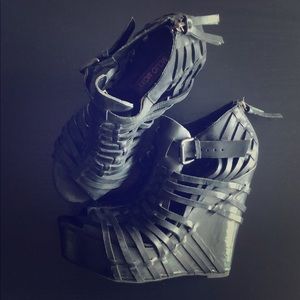 Mojo Moxy Leather Platform Wedges (8.5)